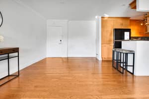 9 19th Court, Wilton Manors, FL 33305 - MLS#B26005344