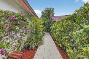 21700 Club Villa Terrace, Boca Raton, FL 33433 - MLS#B26005356