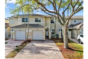 2221 171st Terrace, Pembroke Pines, FL 33028 - MLS#B26005364