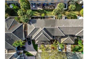 2221 171st Terrace, Pembroke Pines, FL 33028 - MLS#B26005364