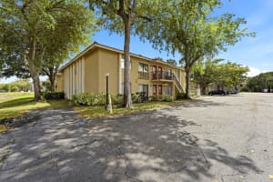 2671 Riverside Drive, Coral Springs, FL 33065 - MLS#B26005365
