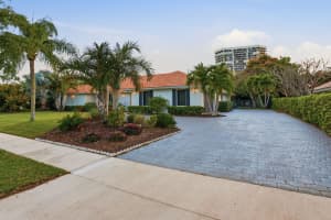 2001 Embassy Drive, West Palm Beach, FL 33401 - MLS#B26005400