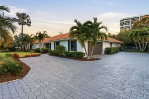 2001 Embassy Drive, West Palm Beach, FL 33401 - MLS#B26005400