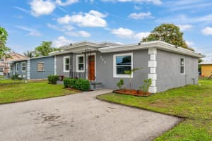 217 14th Street, Belle Glade, FL 33430 - MLS#B26005434