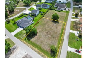 6871 Cherokee Avenue, Fort Myers, FL 33905 - MLS#B26005436