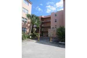 2841 Somerset Drive, Lauderdale Lakes, FL 33311 - MLS#B26005449