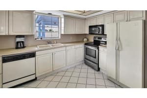 907 Marina Drive, North Palm Beach, FL 33408 - MLS#B26005541