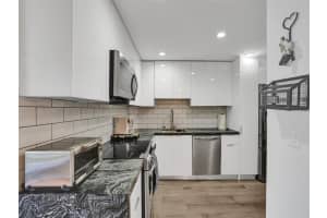 4200 Hillcrest Drive, Hollywood, FL 33021 - MLS#B26005552