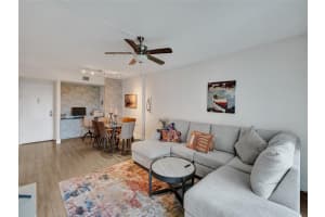 4200 Hillcrest Drive, Hollywood, FL 33021 - MLS#B26005552