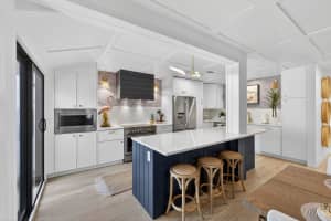 17085 Bay Street, Jupiter, FL 33477 - MLS#B26005660