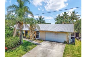 1902 Mimosa Avenue, Fort Pierce, FL 34949 - MLS#B26005693