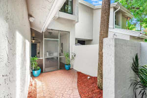 6595 Parkview Drive, Boca Raton, FL 33433 - MLS#B26005712