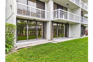 2811 Village Boulevard, West Palm Beach, FL 33409 - MLS#B26005716