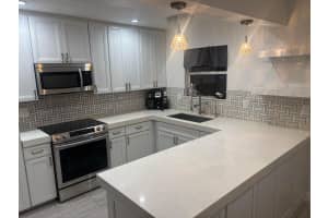 2424 Grant Street, Hollywood, FL 33020 - MLS#B26005787