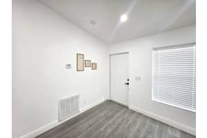 490 13th Lane, Vero Beach, FL 32962 - MLS#B26005869