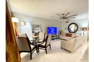 3200 Springdale Boulevard, Palm Springs, FL 33461 - MLS#B26005959