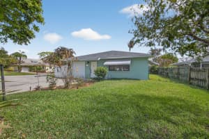 4914 Pine Knoll Way, Stuart, FL 34997 - MLS#B26005989