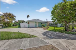 4914 Pine Knoll Way, Stuart, FL 34997 - MLS#B26005989