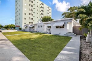 1712 Pierce Street, Hollywood, FL 33020 - MLS#B26006012