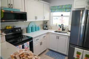 8901 Sunrise Lakes Boulevard 105, Sunrise, Fl 33322, Sunrise