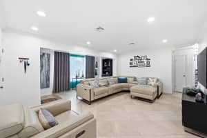 6271 Harding Street, Hollywood, FL 33024 - MLS#B26006152