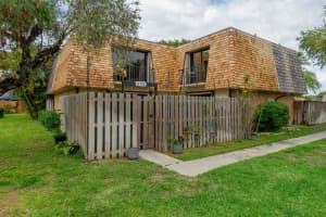 393 Lake Arbor Drive, Palm Springs, FL 33461 - MLS#B26006201