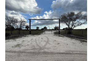 20216 242nd Street, Okeechobee, FL 34972 - MLS#B26006265