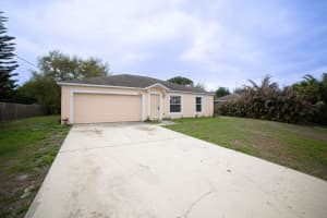 1566 Bellevue Avenue, Port Saint Lucie, FL 34953 - MLS#B26006324