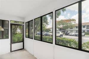 2729 Oakland Forest Drive, Oakland Park, FL 33309 - MLS#B26006414