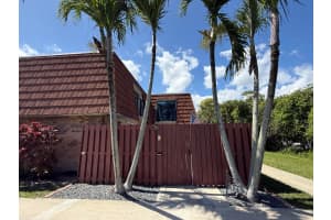 1420 Augusta Circle, Delray Beach, FL 33445 - MLS#B26006438