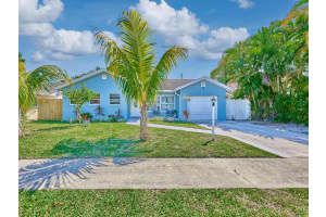 9020 8th Street, Boca Raton, FL 33433 - MLS#B26006508