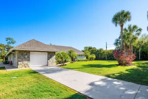 8811 Pinion Drive, Wellington, FL 33467 - MLS#B26006551