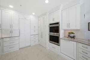 8810 Sea Oaks Way, Vero Beach, FL 32963 - MLS#B26006640