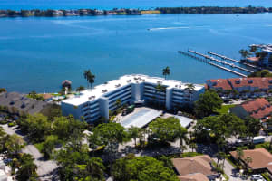 8200 Lakeshore Drive, Hypoluxo, FL 33462 - MLS#B26006712