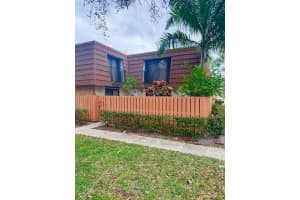 205 Charter Way, West Palm Beach, FL 33407 - MLS#B26006773