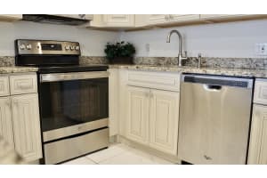 42 Sussex B, West Palm Beach, FL 33417, West Palm Beach, FL 33417 - MLS#B26006823