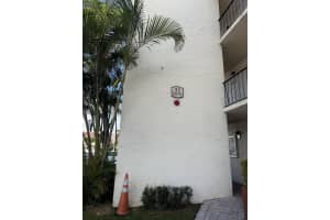 8970 Hollybrook Boulevard, Pembroke Pines, FL 33025 - MLS#B26006859