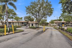 9840 Pineapple Tree Drive, Boynton Beach, FL 33436 - MLS#B26007024