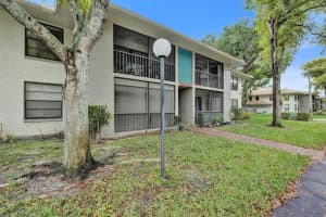 9840 Pineapple Tree Drive, Boynton Beach, FL 33436 - MLS#B26007024