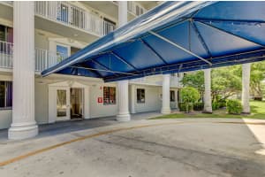 2761 Village Boulevard, West Palm Beach, FL 33409 - MLS#B26007059