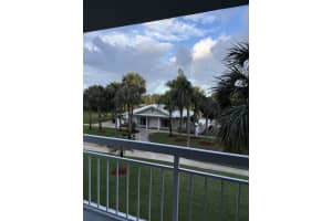 2761 Village Boulevard, West Palm Beach, FL 33409 - MLS#B26007059