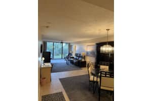 2761 Village Boulevard, West Palm Beach, FL 33409 - MLS#B26007059