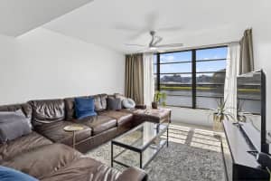 1528 Whitehall Drive, Davie, FL 33324 - MLS#B26007222