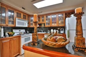 8101 72nd Avenue, Miami, FL 33143 - MLS#B26007256