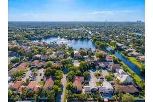 9549 9th Court, Plantation, FL 33324 - MLS#B26007272