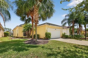 9994 Chadwick Drive, Port Saint Lucie, FL 34987 - MLS#B26007286