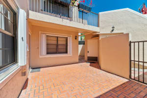 6622 Villa Sonrisa Drive, Boca Raton, FL 33433 - MLS#B26007322