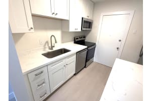 2220 68 Street, Fort Lauderdale, FL 33308 - MLS#B26007329