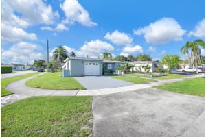 5060 41st Court, Lauderdale Lakes, FL 33319 - MLS#B26007336