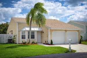 12 Paxford Lane, Boynton Beach, FL 33426 - MLS#B26007366